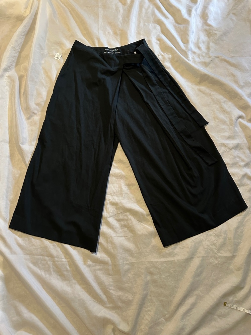 NWT Banana Republic Black
Organic Cotton Wide Leg
Foldover Pants 4 - Picture 4 of 13